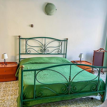 Отель Bed & Breakfast La Terrazza Латина Экстерьер фото
